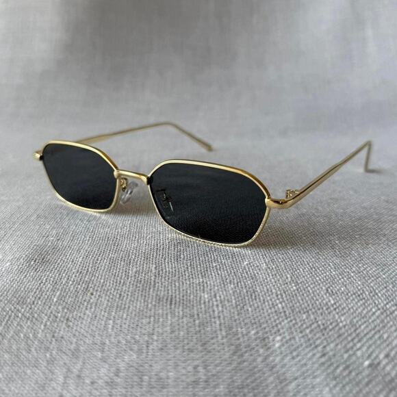 Sleek rectangle gold frame sunglasses WMNS2 - Picture 2 of 6